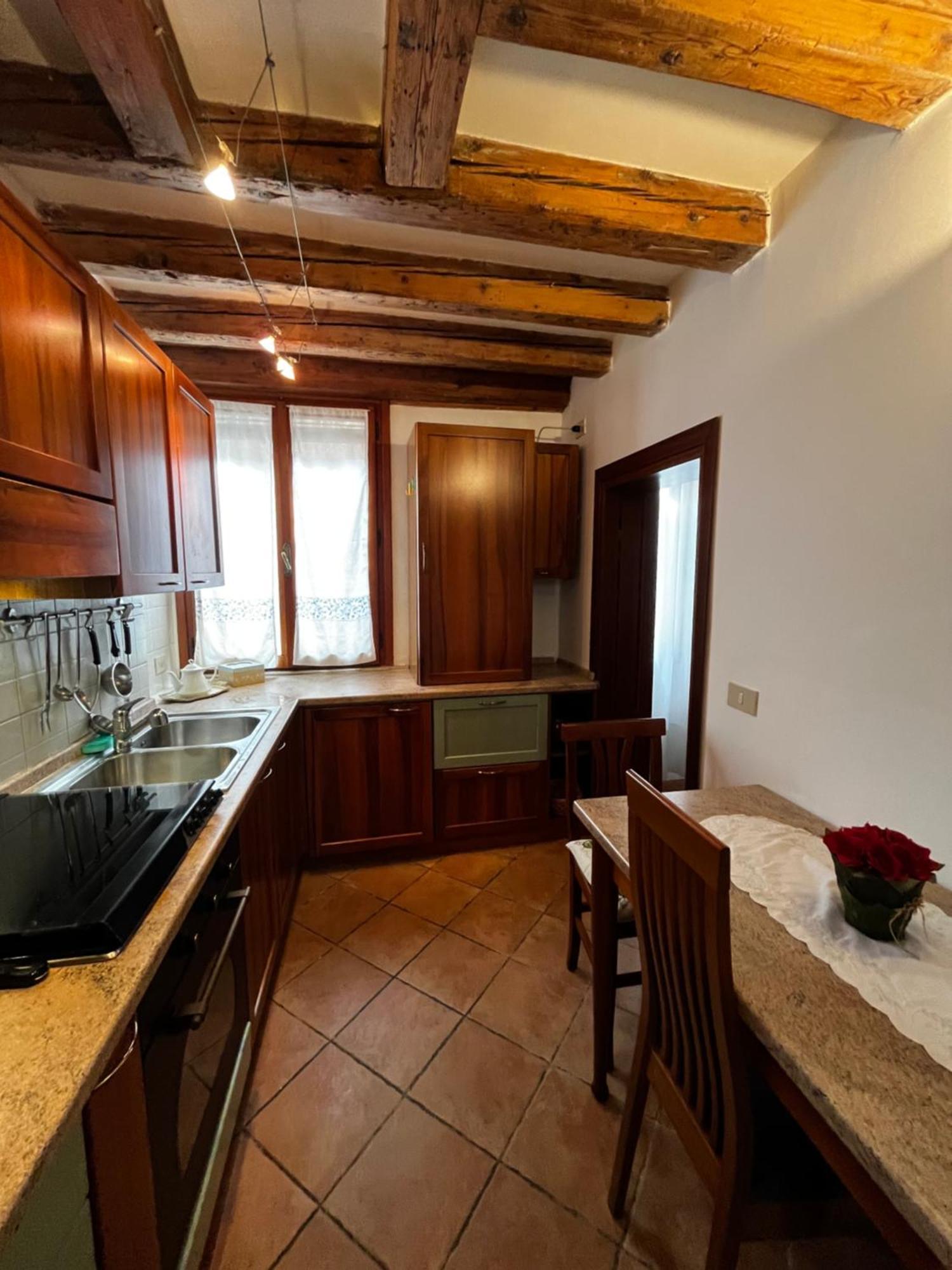 Casarosalia Apartment เวนิส ภายนอก รูปภาพ